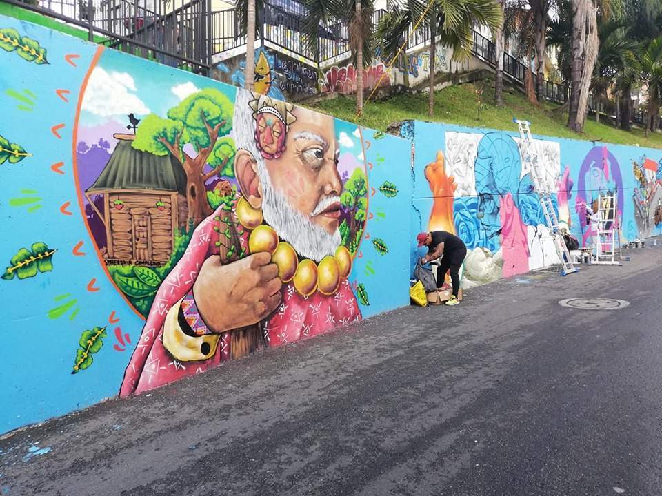 Tour Comuna 13 Medellín | ️Historia, Arte y Escaleras Eléctricas