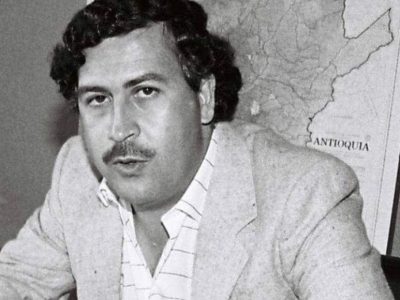 Tour Pablo Escobar: Retrato histórico de Pablo Escobar, un punto de referencia para entender la compleja historia de transformación social de Medellín en nuestros tours guiados.